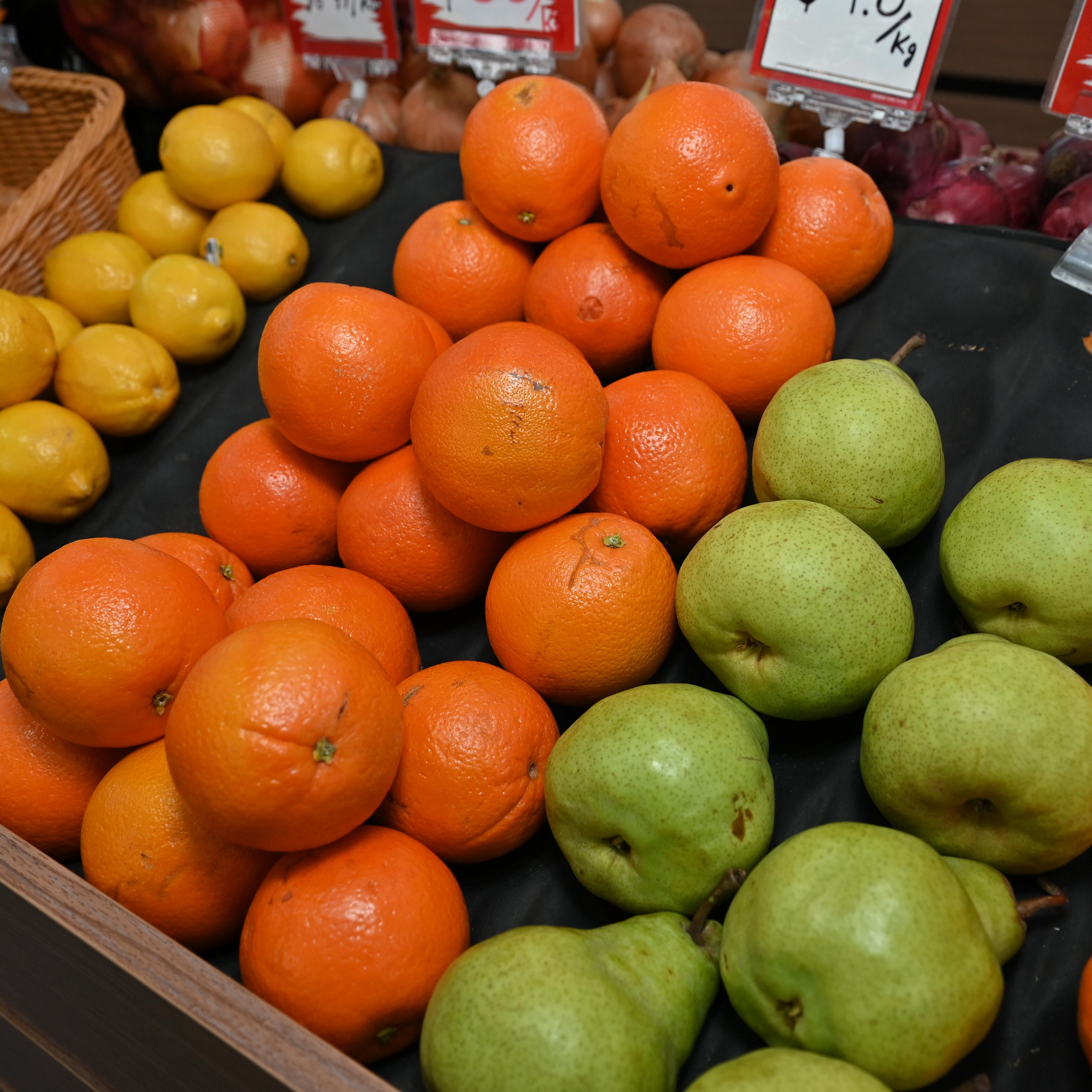 FRESH FRUITS