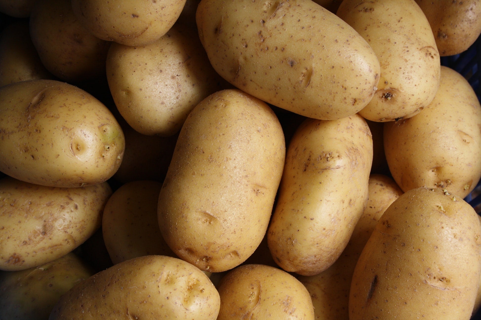 1kg of Premium Quality Washed Potatoes